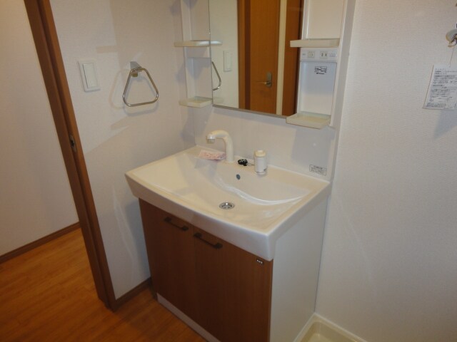 物件内観写真7　(洗髪洗面化粧台)