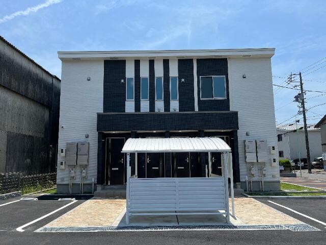 物件外観写真2　(外観写真（昼）)