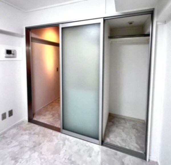 収納(※写真は同じマンションの違う部屋のものになります。)