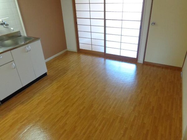 居室(ダイニングキッチン)