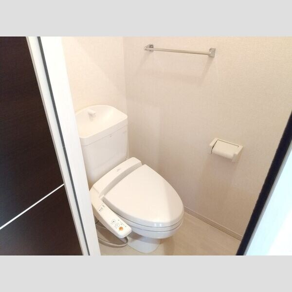 トイレ(室内写真は別部屋の写真です。)