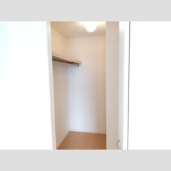 物件内観写真9　(室内写真は別部屋の写真です。)