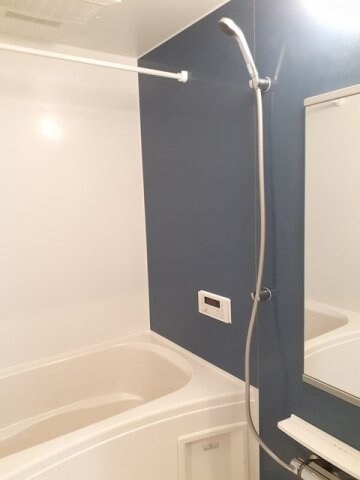 物件内観写真6　(きれいなお風呂です)