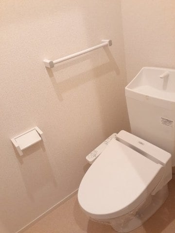 物件内観写真8　(コンパクトで使いやすいトイレです)