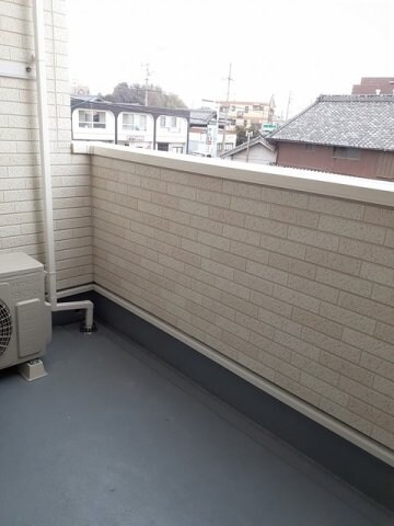 物件内観写真12　(広々としたバルコニーです)