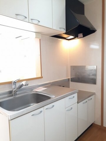 物件内観写真5　(キッチンでお料理をお楽しみください)