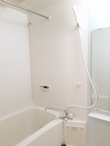 物件内観写真6　(日々の暮らしに欠かせないお風呂です)