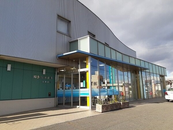 周辺環境(知多信用金庫美原支店まで713m)