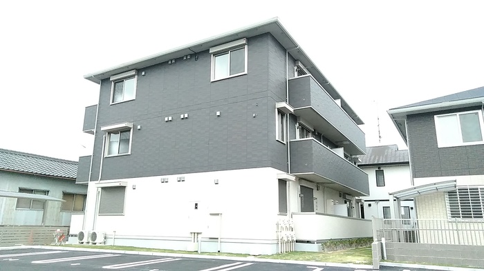 リビングタウン富木島 B
