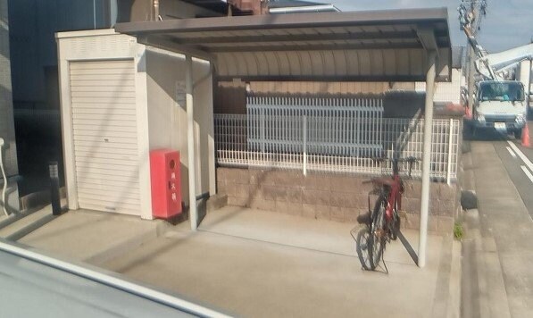 物件内観写真9　(屋根付き駐輪場)