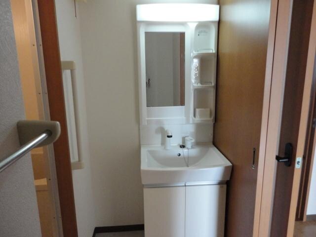 物件内観写真8　(洗髪洗面化粧台)