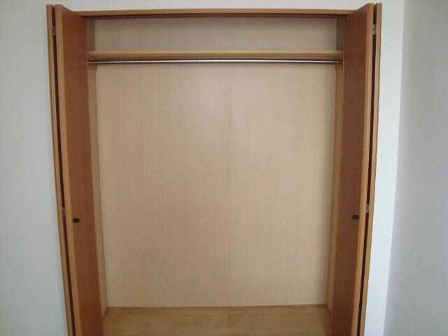 物件内観写真10　(西洋室クローゼット)