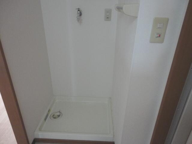 物件内観写真15　(洗濯機置場)