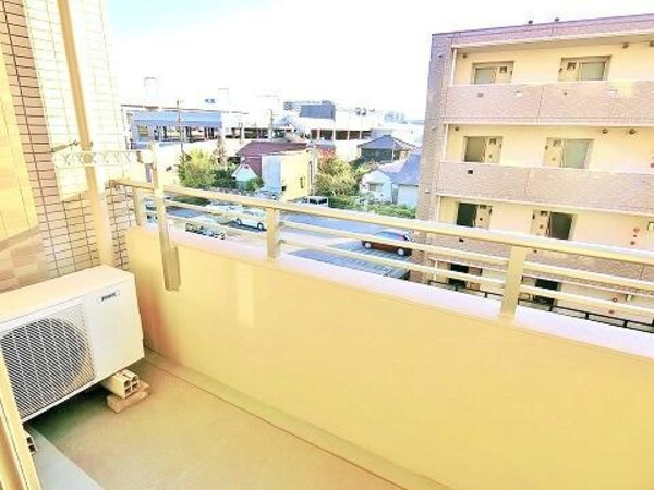 バルコニー(室内写真は別部屋の写真です。)