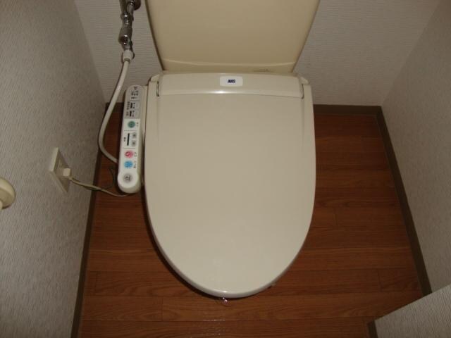 物件内観写真7　(シャワー付トイレ)