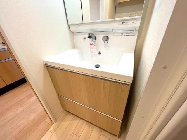 物件内観写真8　(洗髪洗面化粧台)