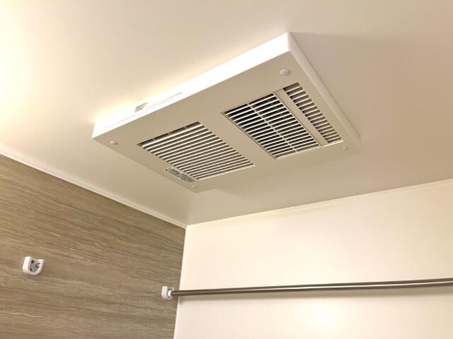 物件内観写真12　(浴室乾燥機)