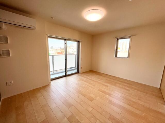 物件内観写真14　(洋室)