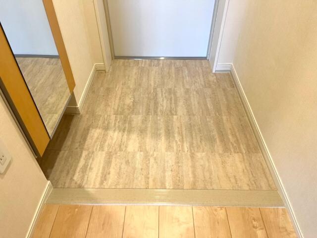 物件内観写真19　(玄関)