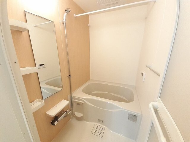 物件内観写真4　(お風呂で日々の疲れを落としましょう)