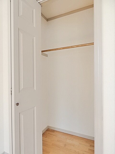 物件内観写真13　(収納豊富です)