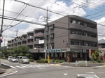 エントランスもオシャレなマンションです☆