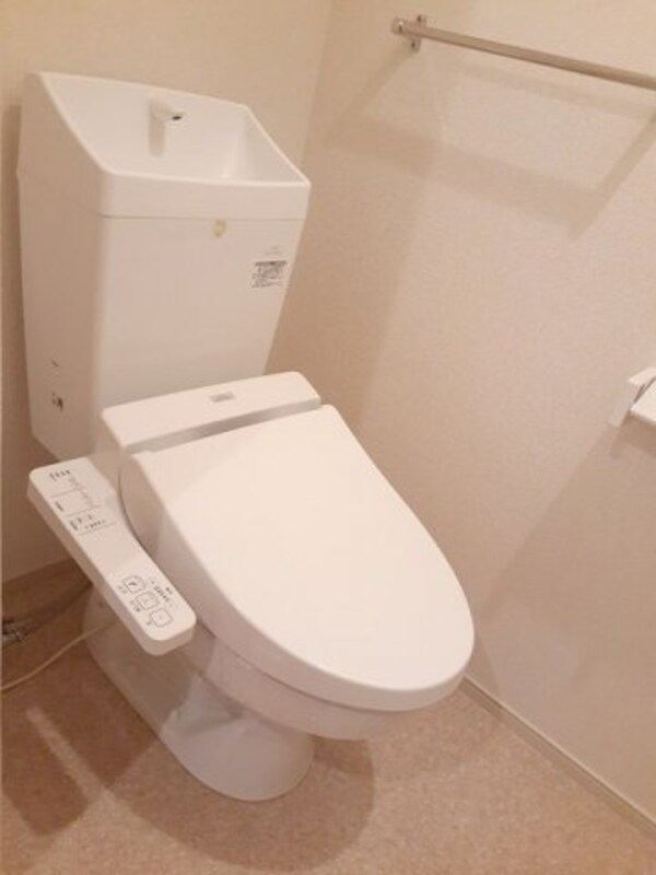 トイレ(ゆったりとした空間のトイレです)