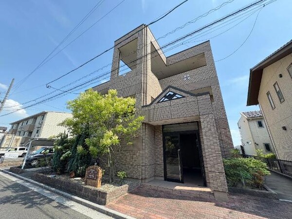 エントランス(外観写真（昼）)