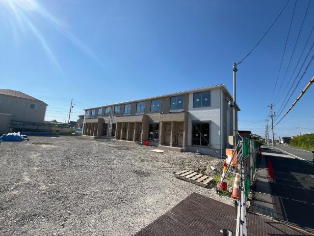 物件外観写真1　(建築現場)