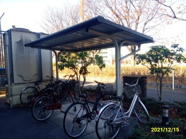 物件内観写真10　(屋根付き駐輪場)