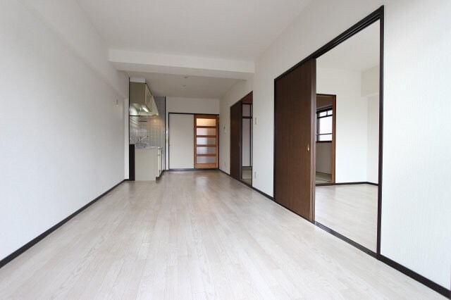 物件内観写真4　(※別部屋のお写真で、現況優先と致します。)