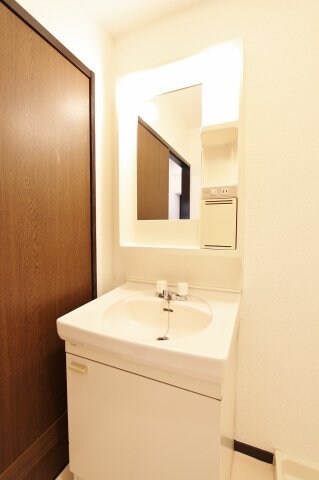 物件内観写真8　(※別部屋のお写真で、現況優先と致します。)