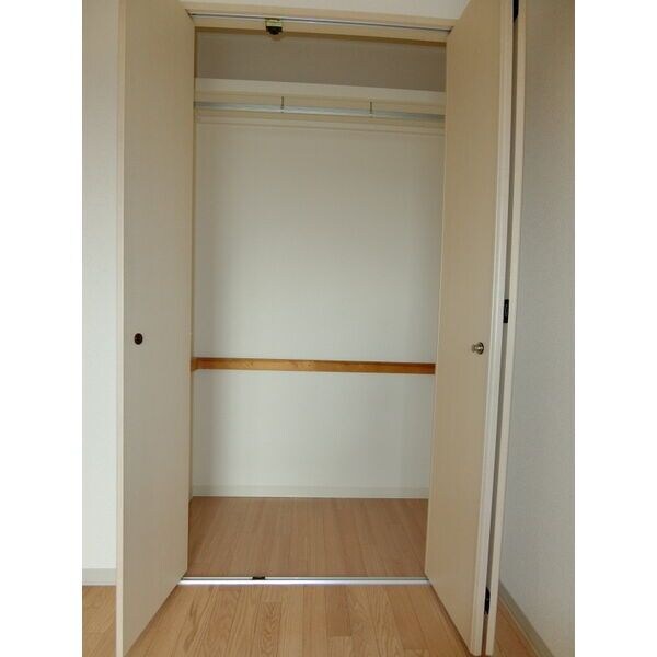 物件内観写真12　(室内写真は別部屋の写真です。)