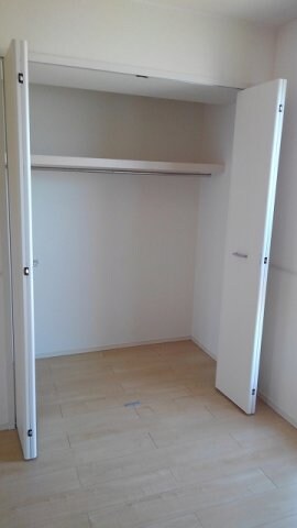 物件内観写真7　(収納スペース豊富です)