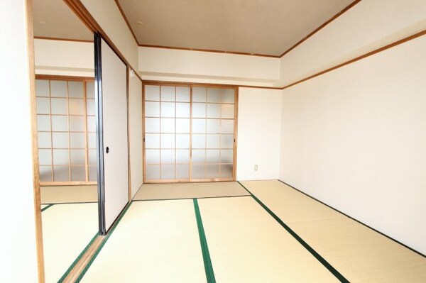 和室(※別部屋のお写真で、現況優先と致します。)