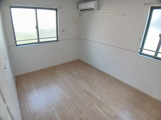 物件内観写真7　(明るい室内です)