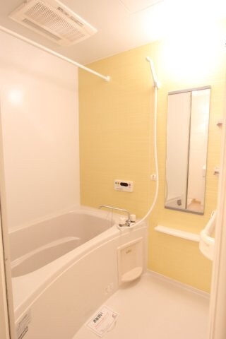 物件内観写真5　(日々の暮らしに欠かせないお風呂です)