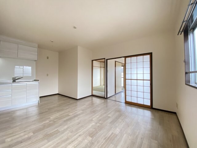 物件内観写真3　(※別部屋のお写真で、現況優先と致します。)