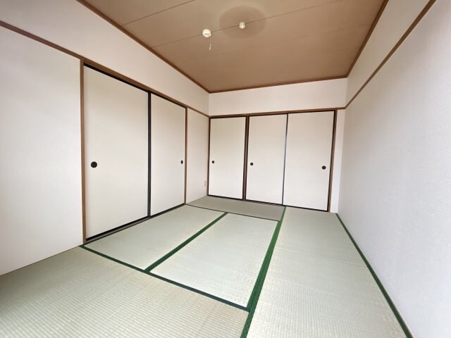 物件内観写真5　(※別部屋のお写真で、現況優先と致します。)