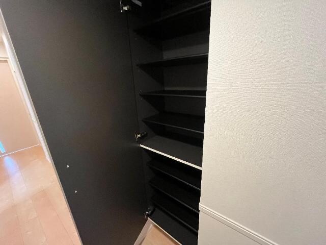 物件内観写真13　(下駄箱)