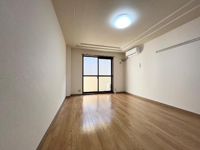 物件内観写真4　(室内)