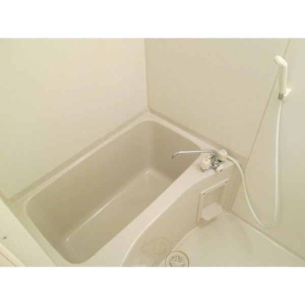 物件内観写真6　(室内写真は別部屋の写真です。)