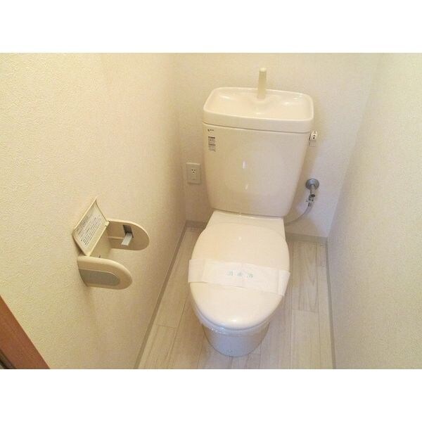 物件内観写真8　(室内写真は別部屋の写真です。)