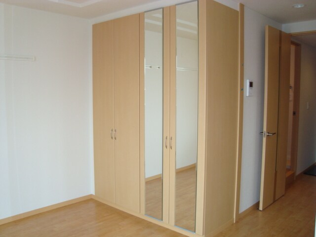 物件内観写真5　(クローゼット)