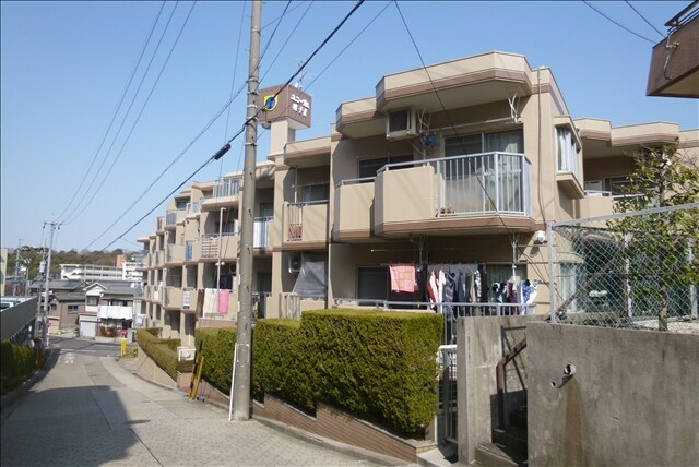 物件外観写真1　(きれいな外観です)