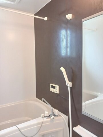 物件内観写真6　(日々の暮らしに欠かせないお風呂です)