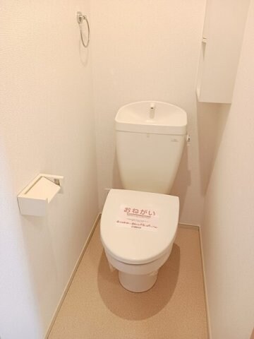物件内観写真8　(コンパクトで使いやすいトイレです)