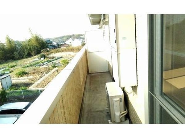 バルコニー(室内写真は別部屋の写真です。)