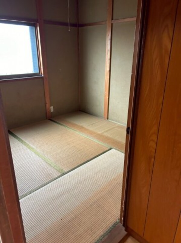 和室(ゆったりとくつろげる和室です)