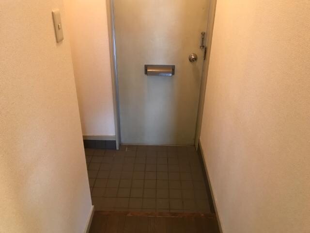 物件内観写真7　(玄関)